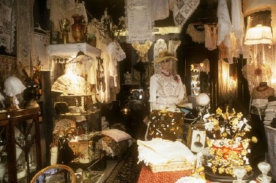 Unassuming Flea Market Find Reveals Astonishing Secret